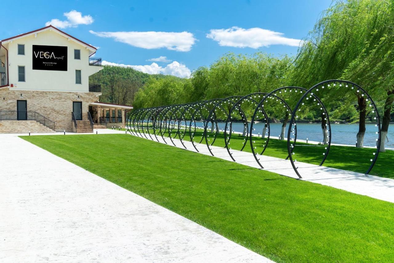 Vega Resort Restaurant & Lodge Orszowa Zewnętrze zdjęcie