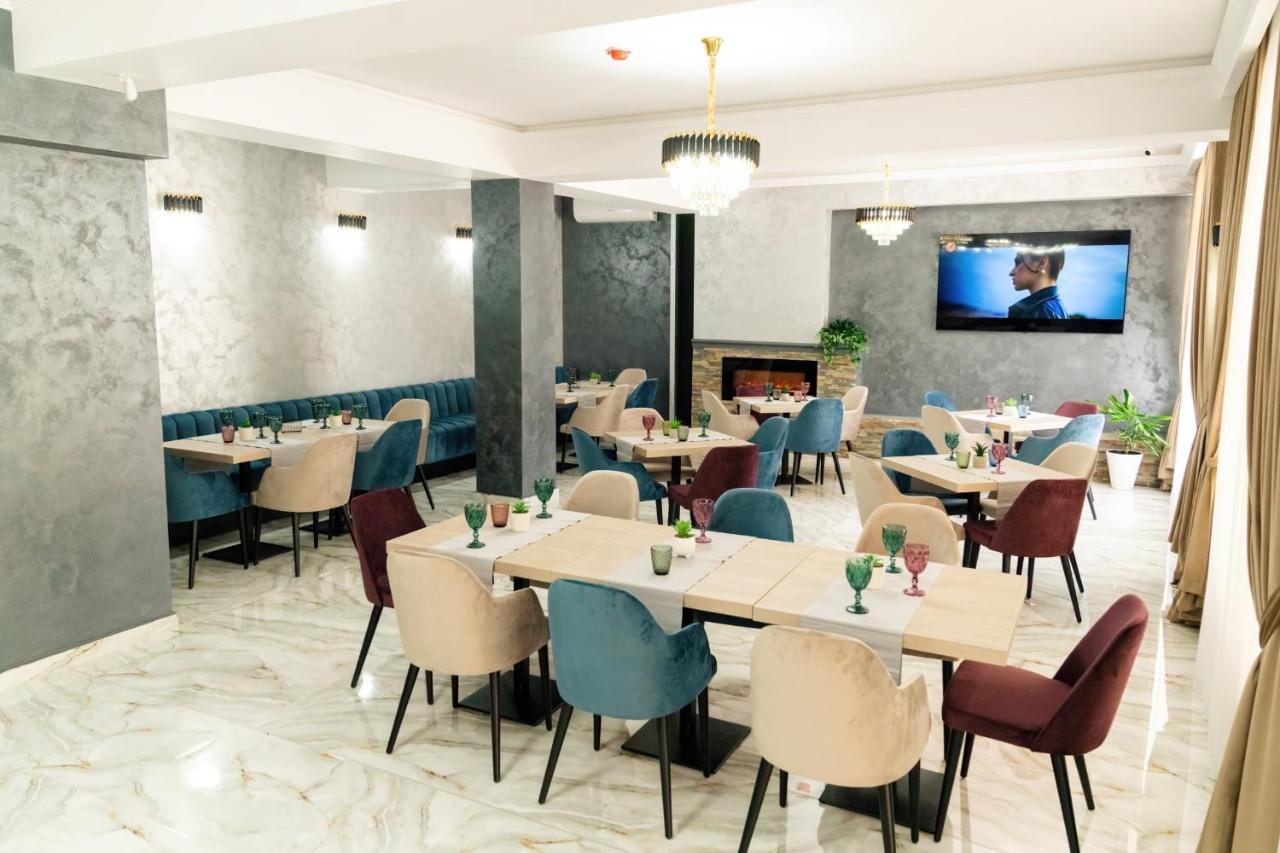 Vega Resort Restaurant & Lodge Orszowa Zewnętrze zdjęcie