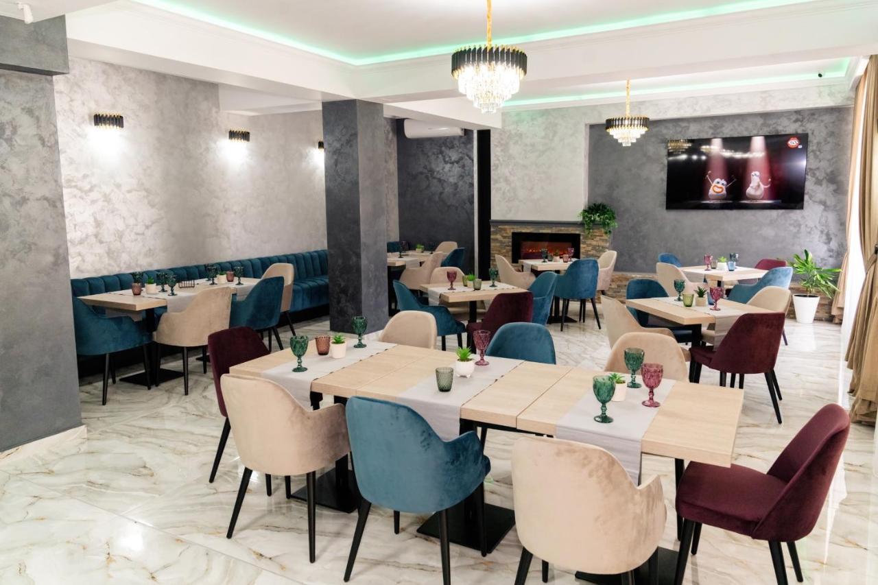 Vega Resort Restaurant & Lodge Orszowa Zewnętrze zdjęcie