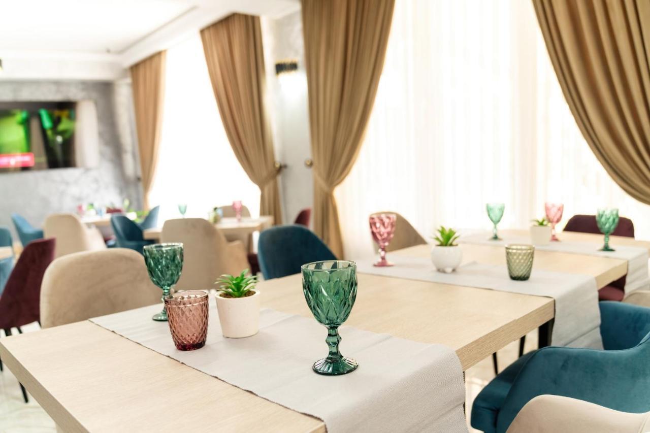 Vega Resort Restaurant & Lodge Orszowa Zewnętrze zdjęcie