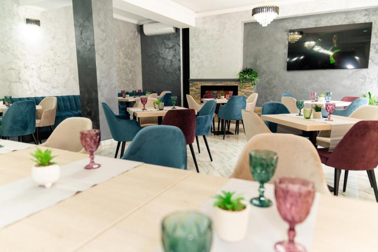 Vega Resort Restaurant & Lodge Orszowa Zewnętrze zdjęcie