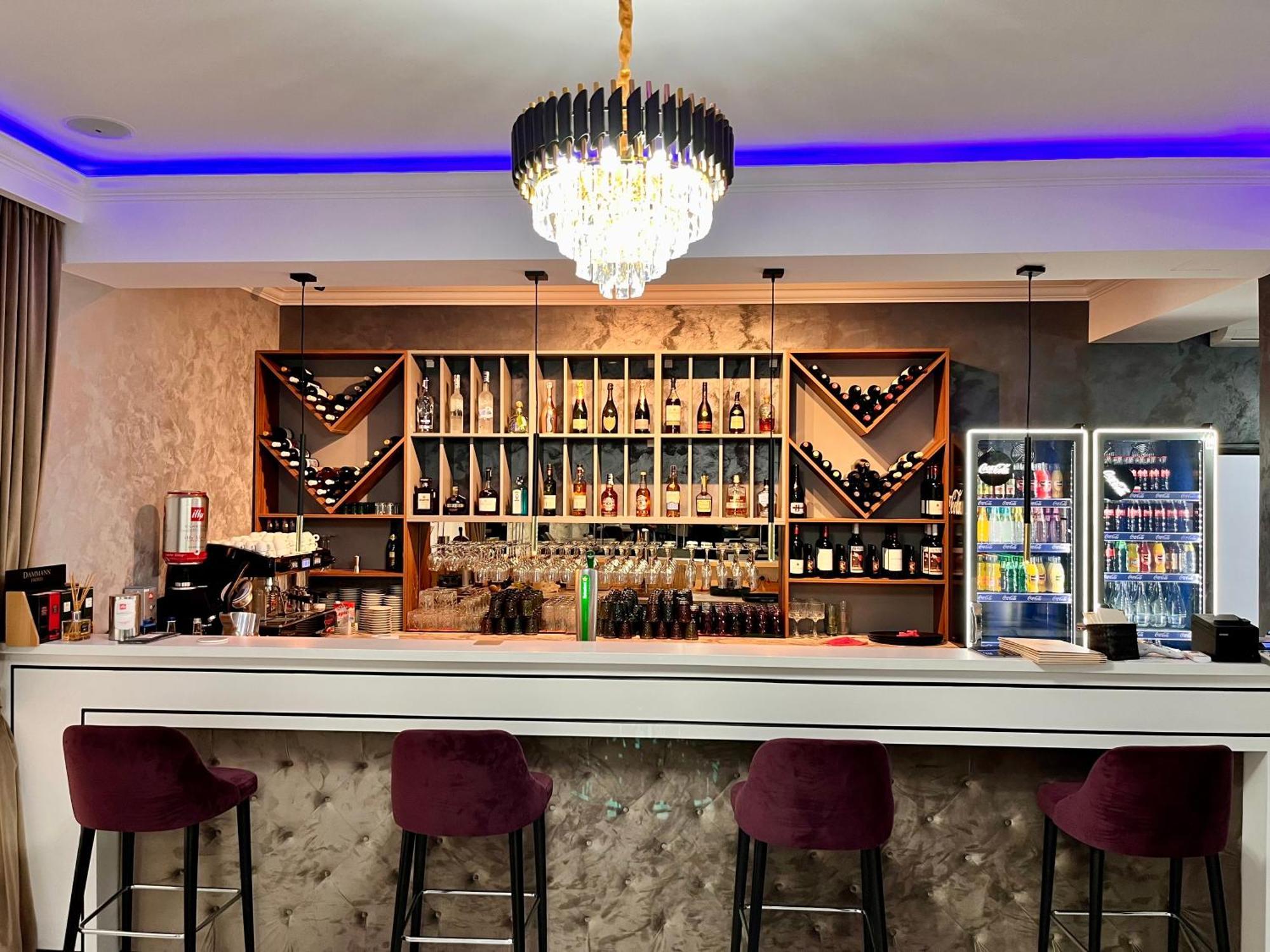 Vega Resort Restaurant & Lodge Orszowa Zewnętrze zdjęcie