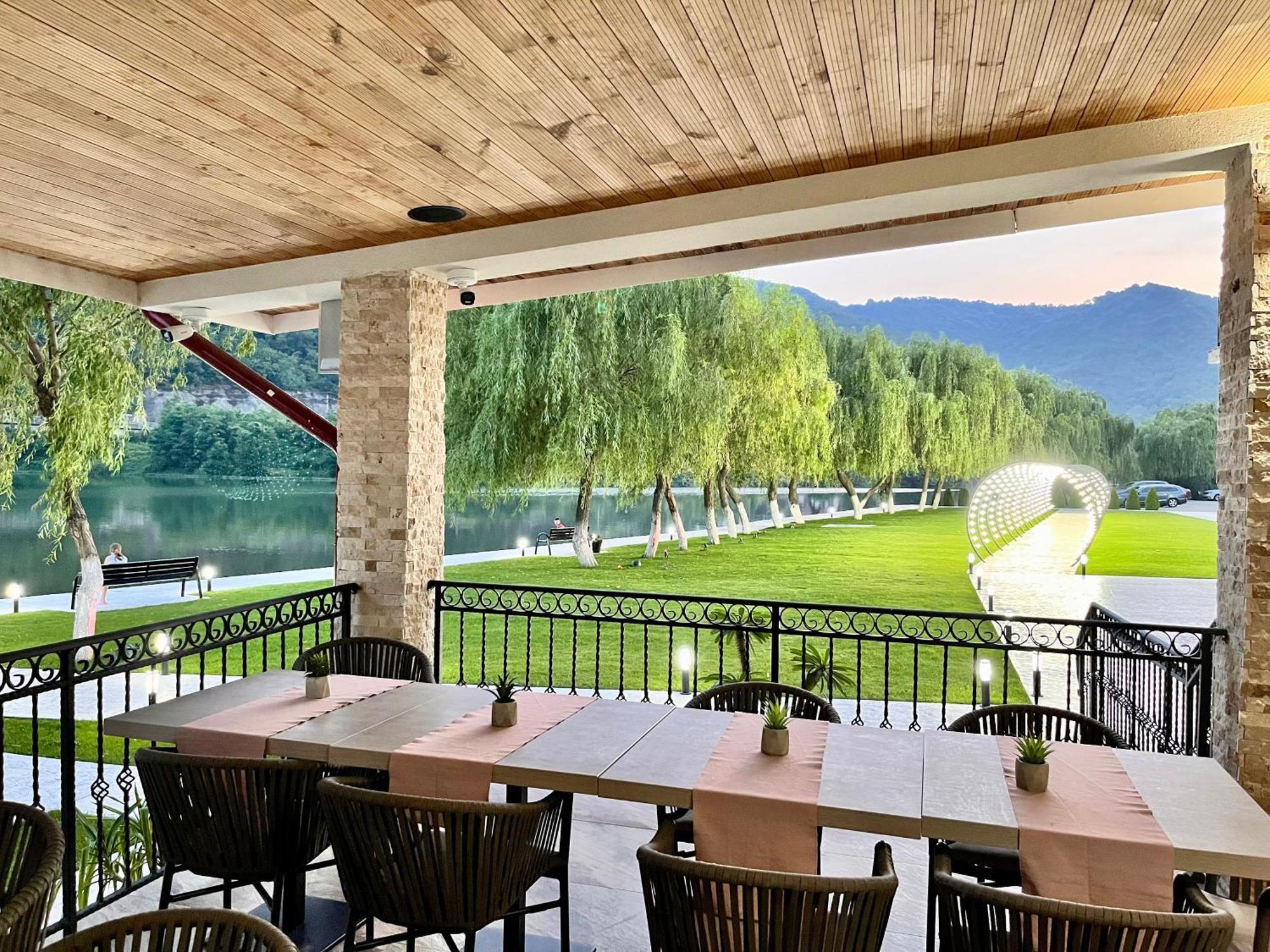 Vega Resort Restaurant & Lodge Orszowa Zewnętrze zdjęcie