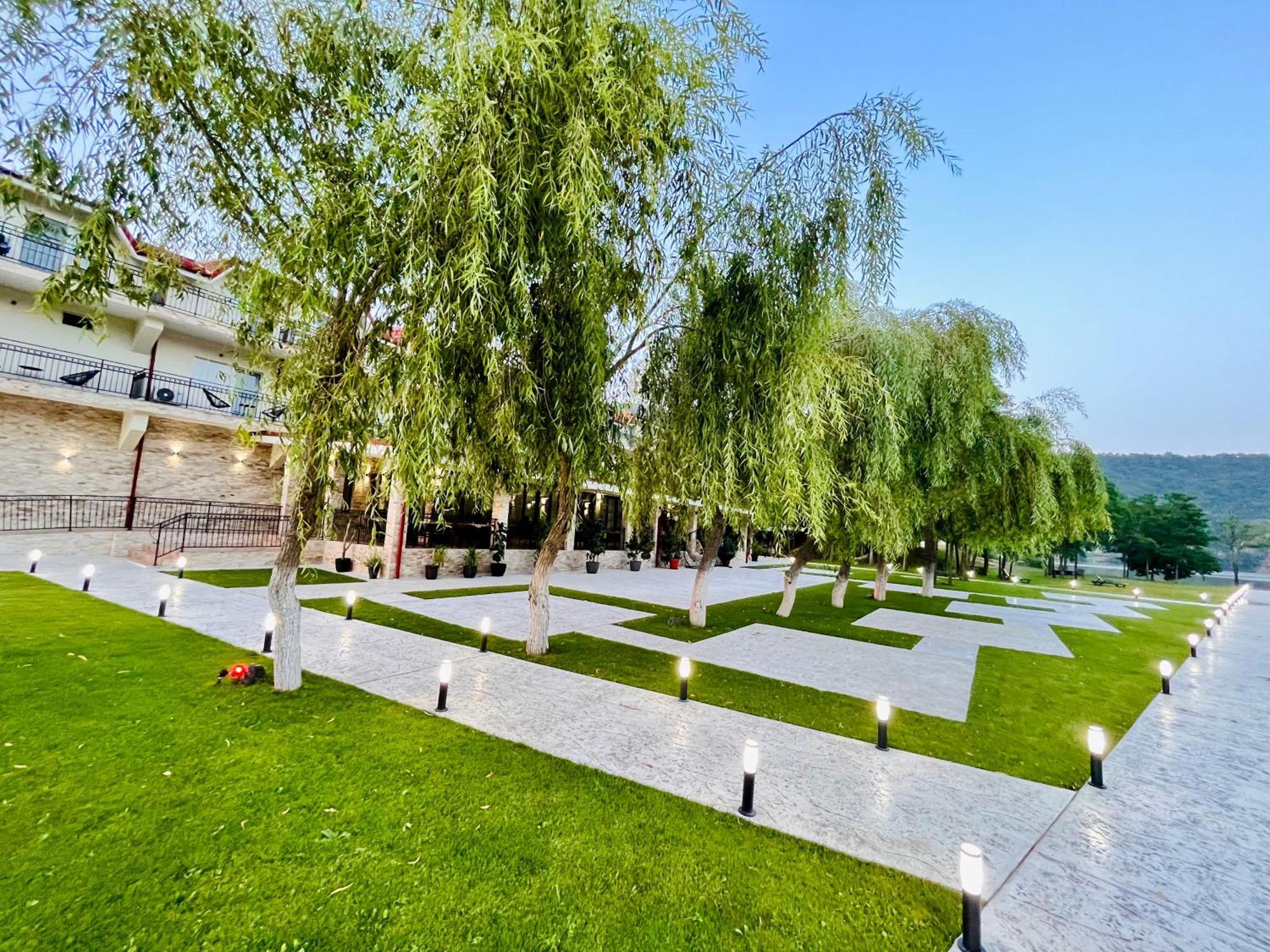 Vega Resort Restaurant & Lodge Orszowa Zewnętrze zdjęcie