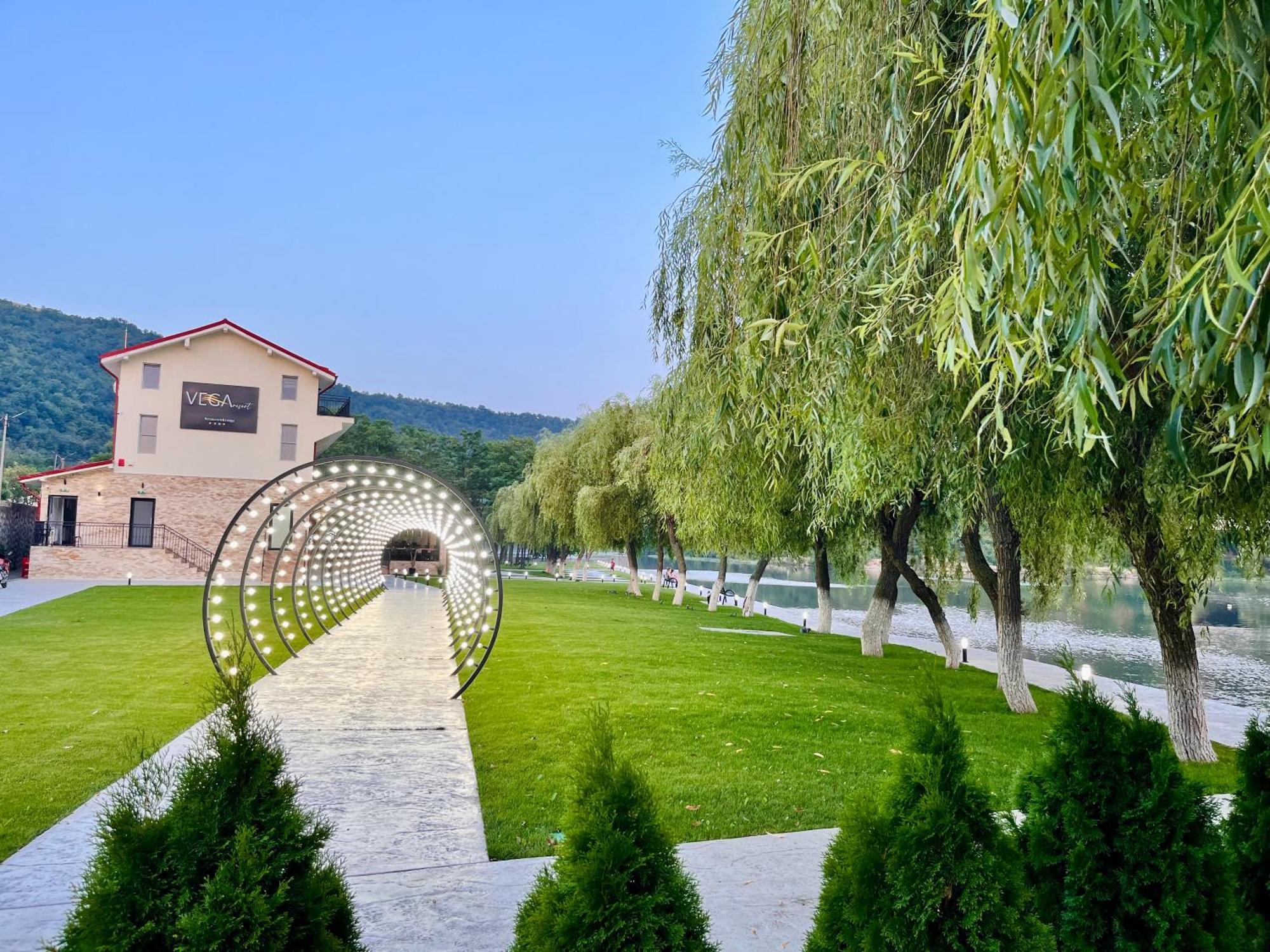 Vega Resort Restaurant & Lodge Orszowa Zewnętrze zdjęcie