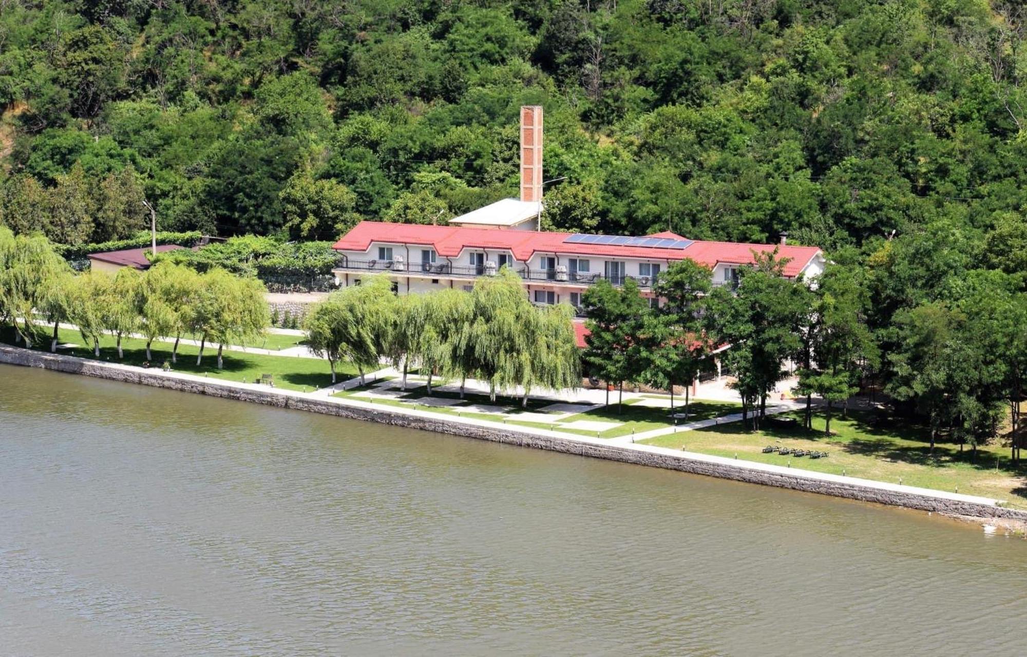 Vega Resort Restaurant & Lodge Orszowa Zewnętrze zdjęcie