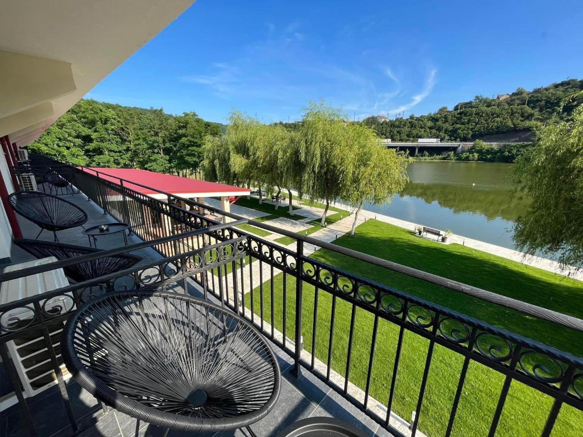 Vega Resort Restaurant & Lodge Orszowa Zewnętrze zdjęcie