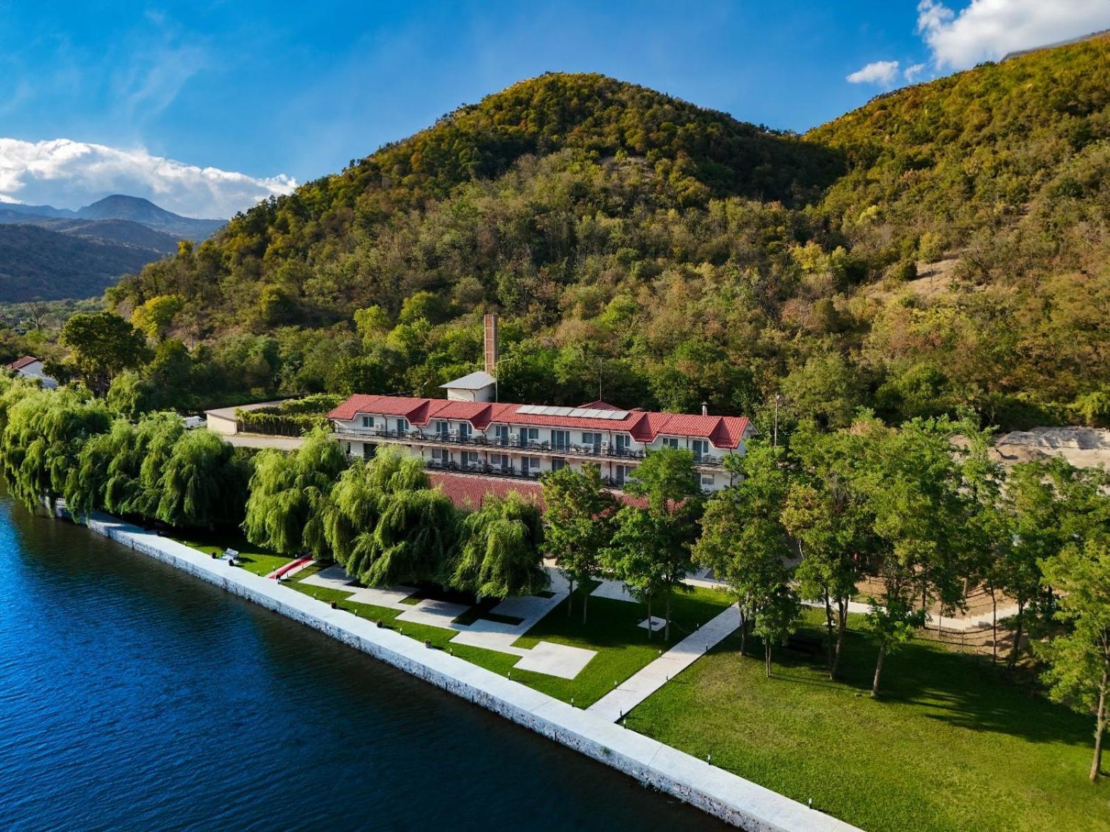 Vega Resort Restaurant & Lodge Orszowa Zewnętrze zdjęcie