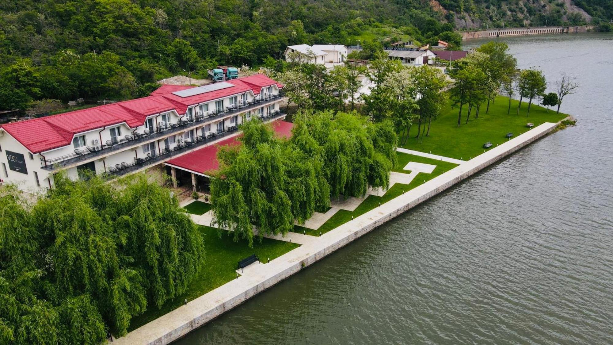 Vega Resort Restaurant & Lodge Orszowa Zewnętrze zdjęcie
